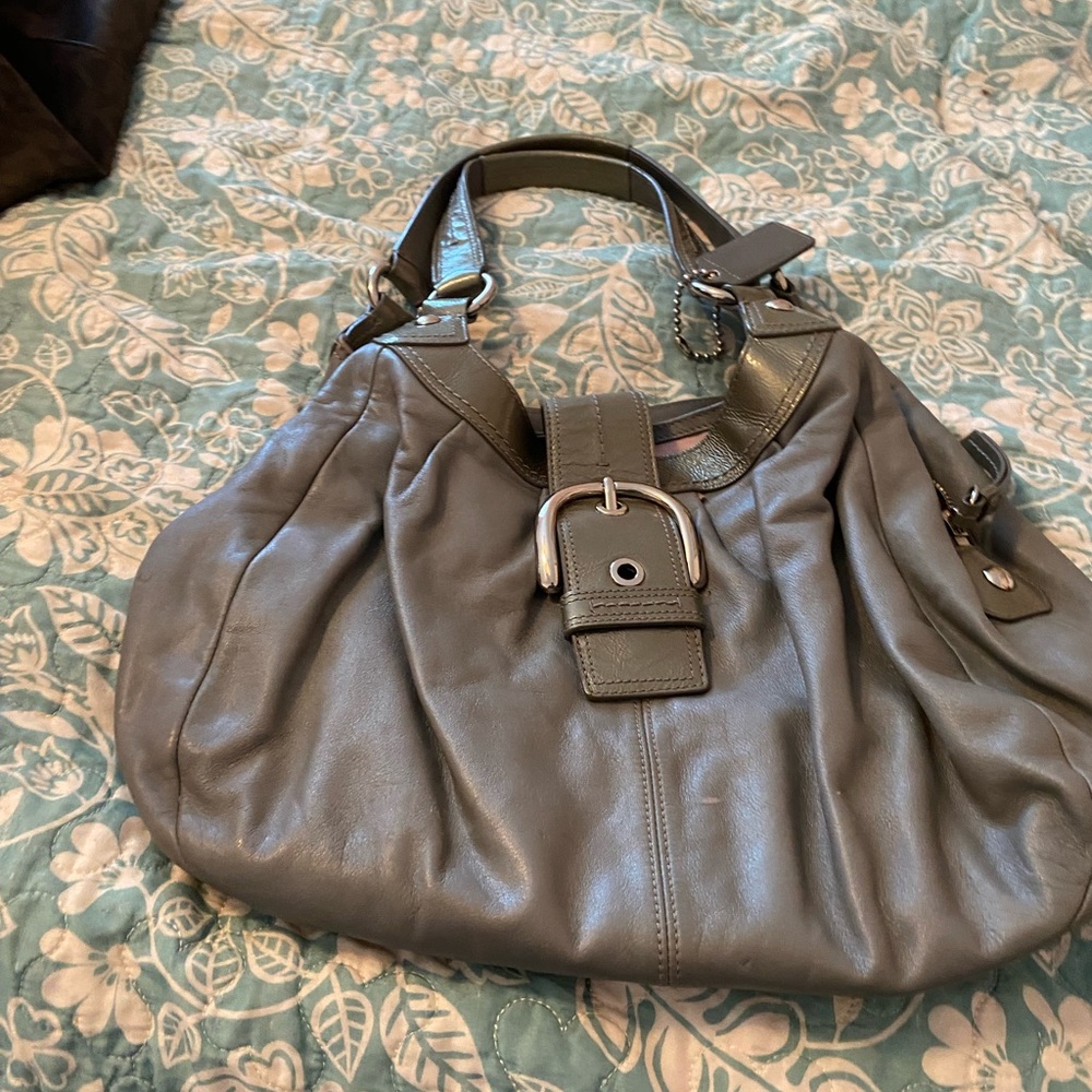 Dove gray Coach leather shoulder bag